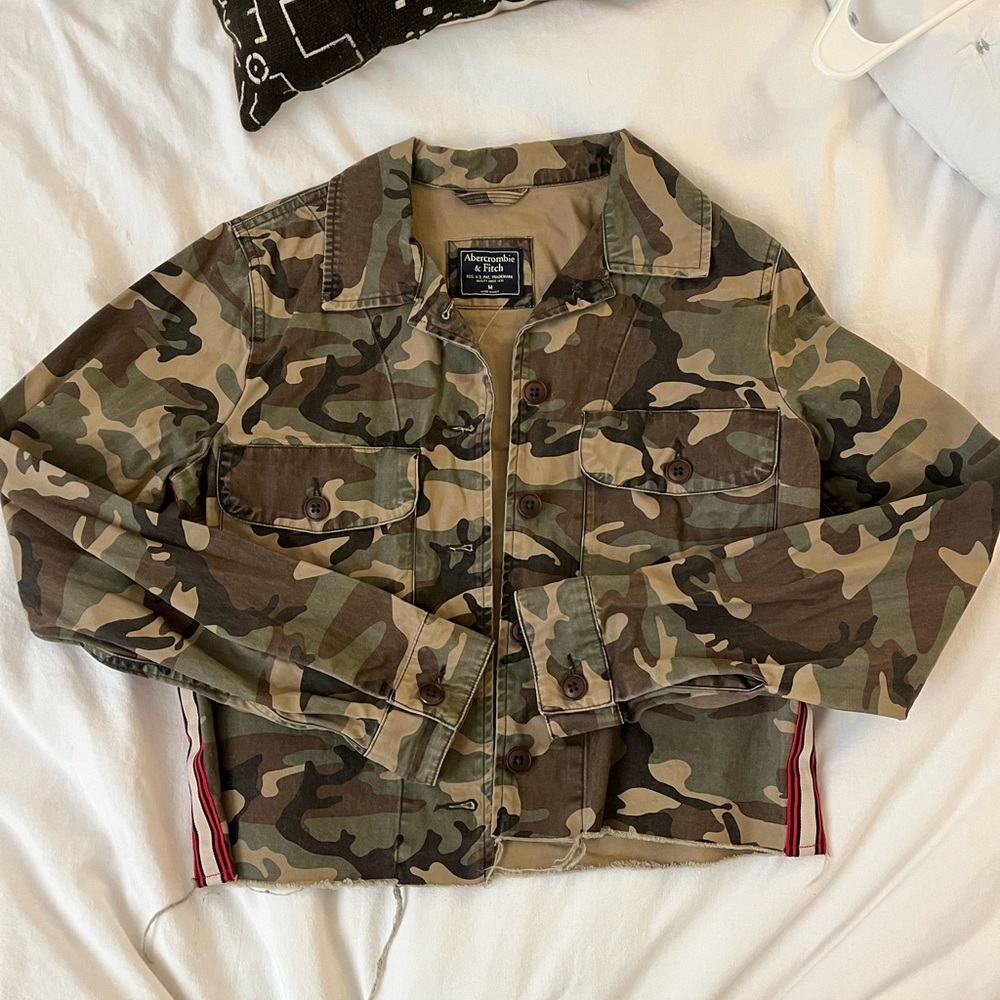Cropped camo jacket
